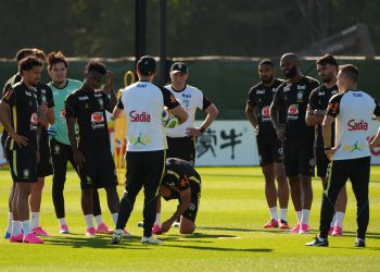 Brasil entrena en Estados Unidos y espera a Neymar