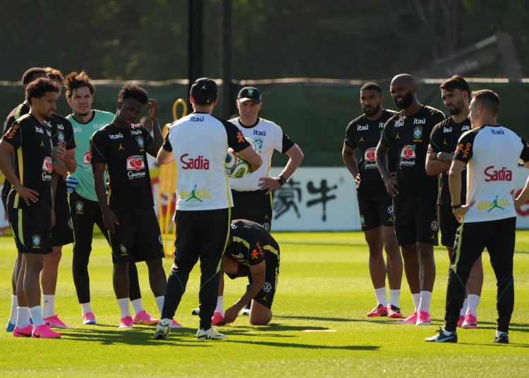 AME8184. NUEVA JERSEY (ESTADOS UNIDOS), 03/06/2026.- Jugadores de la selección de Brasil participan en un entrenamiento este miércoles, en Columbia Park, Nueva Jersey (Estados Unidos). EFE/ Angel Colmenares
