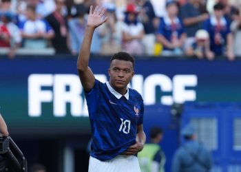 Francia se cita con Paraguay en octavos de final