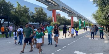 Monterrey: Inicia el ambiente del último partido del mundial con cerveza gratis