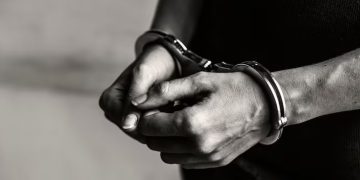 ¿Quién es el ‘Batman local’? Investigan a justiciero que amarra a presuntos ladrones en Lagos de Moreno