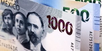 Hacienda coloca 6,300 millones de dólares para reducir deuda externa de corto plazo