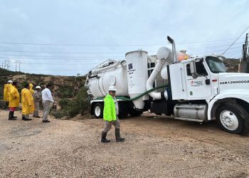 Pemex repara ducto en Salina Cruz y avanza recuperación de combustóleo derramado