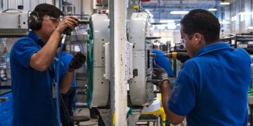 IMSS: creación de empleo cae en mayo, pero salario registra nivel récord