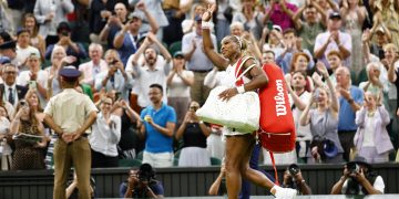 Serena Williams cae con orgullo y honor en su regreso a Wimbledon a sus 44 años
