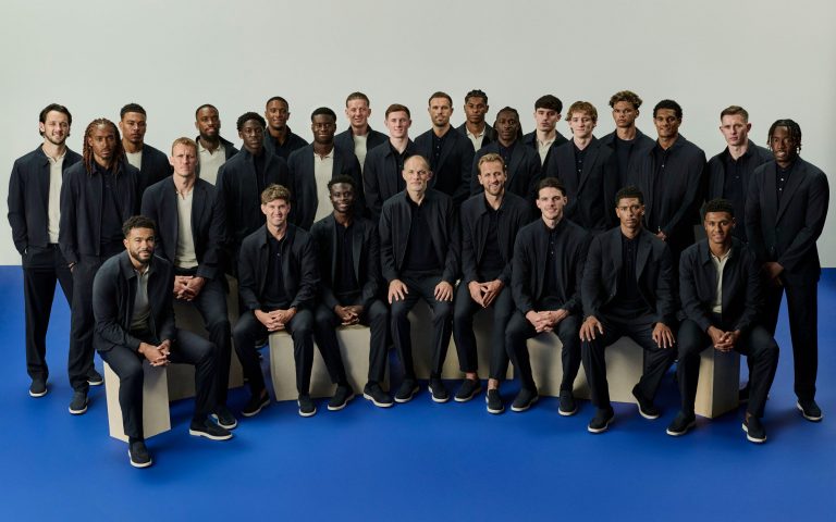 Roban zapatos y balones de la selección inglesa en Kansas City
