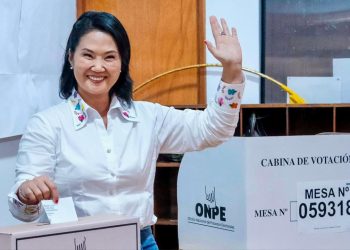 Keiko Fujimori toma ventaja mínima en Perú; más de 1,600 actas impugnadas definirán la elección