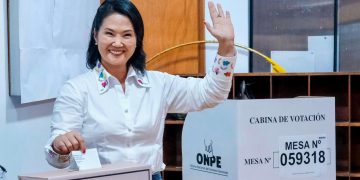 Keiko Fujimori toma ventaja mínima en Perú; más de 1,600 actas impugnadas definirán la elección