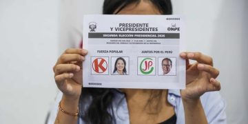 Keiko Fujimori toma ligera ventaja en elecciones de Perú