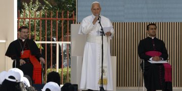León XIV inicia visita a España con mensaje de paz, diálogo y unidad nacional