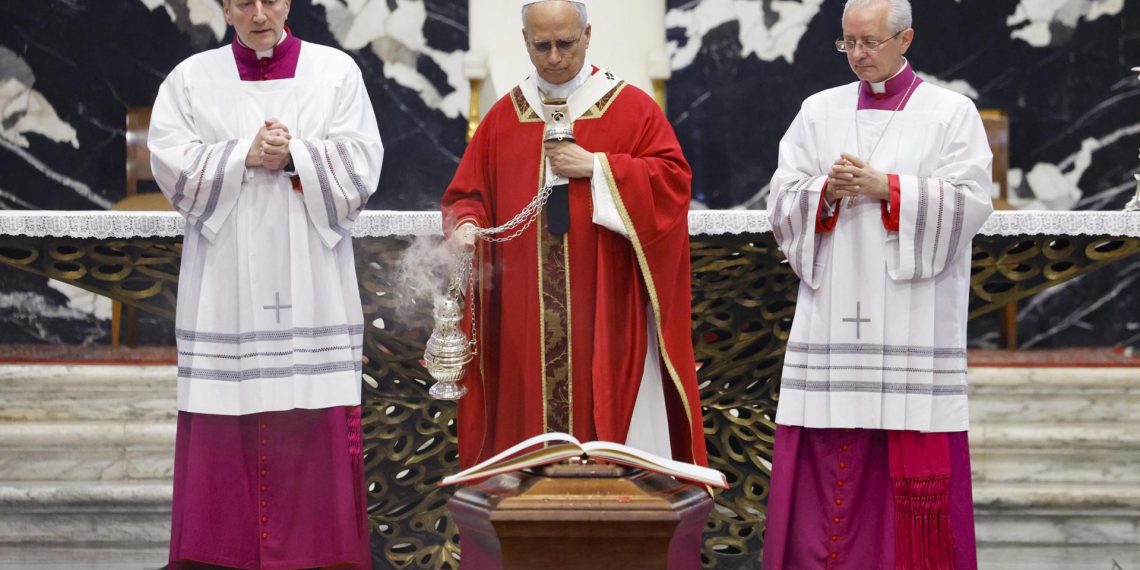 Papa León XIV pide a las naciones acoger a refugiados y víctimas de ...
