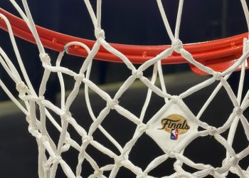 Knicks generan 202 millones en Nueva York y puede duplicarse en Finales