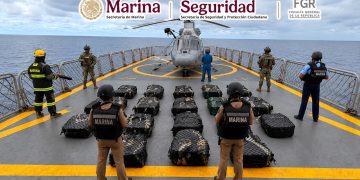 Semar asegura 829 kilos de cocaína frente a Guerrero