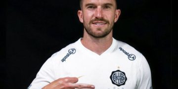 Olimpia le da la bienvenida a Tim Payne, el mediático futbolista neozelandés