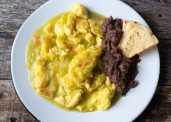 Tomate verde y huevo bajan su precio; checa los datos de inflación