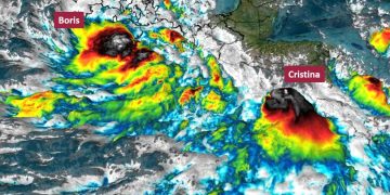 Tormenta tropical Cristina se fortalece; Boris amenaza con lluvias torrenciales en México