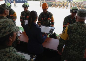 Agrupamiento Yumare recibe condecoraciones tras labores de rescate en Venezuela