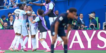Charles De Ketelaere en los minutos 9 y 33, un tanto de Hans Vanaken en el 57 y otro de Romelu Lukaku en el 90 sellaron la goleada por 1-4 de Bélgica