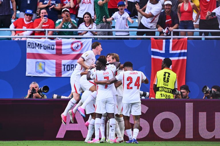 Inglaterra se clasificó este sábado a las semifinales del Mundial 2026 tras vencer por 1-2 a Noruega con un doblete de Jude Bellingham