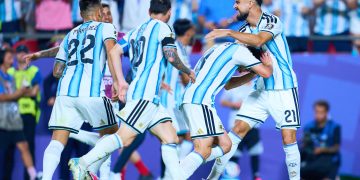 Un tanto de Julián Álvarez en el minuto 112 y otro de Lautaro Martínez en el 120+1 le dieron este sábado a Argentina el pase a las semifinales del Mundial 2026