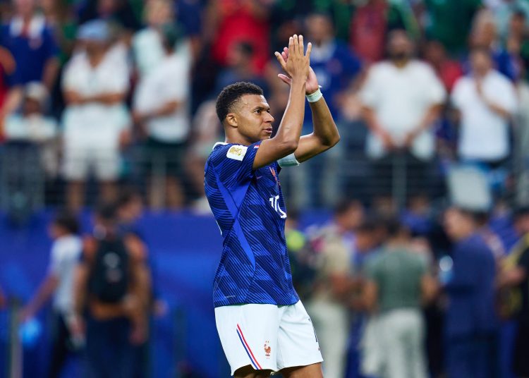 Kylian Mbappé, capitán de la selección francesa, fue crítico con el desempeño de su equipo, tras perder por 0-2 ante España en las semifinales