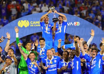 Cruz Azul engrosó este sábado su leyenda con la conquista del trofeo de Campeón de Campeones de la Liga MX