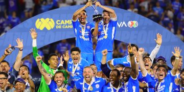Cruz Azul engrosó este sábado su leyenda con la conquista del trofeo de Campeón de Campeones de la Liga MX