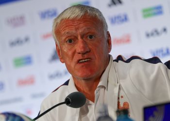 Didier Deschamps, técnico de la selección de Francia, afirmó que, para él, España, su rival de este martes en la primera semifinal del