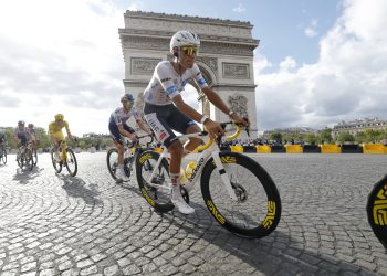 Isaac del Toro escribió una página inolvidable para el deporte mexicano al completar una actuación histórica en el Tour de Francia 2026