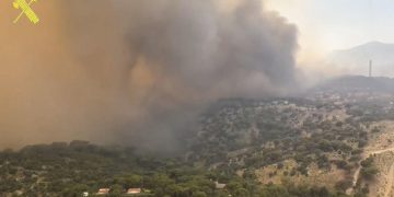 Más de 50 mil afectados en España por dos grandes incendios forestales
