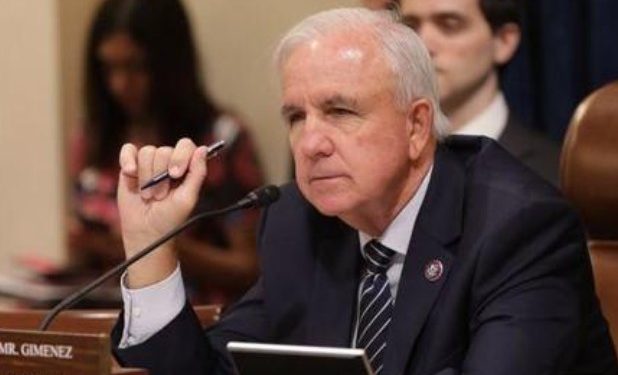 Congresista de EU acusa a Sheinbaum de "socavar" la política de Trump hacia Cuba