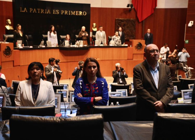 Guarda el Congreso un minuto de silencio por los asesinatos de periodista y alcalde de Temoac, Morelos
