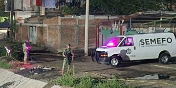 Mujer es detenida tras presuntamente asesinar a un hombre con un AK-47 en Navolato, Sinaloa