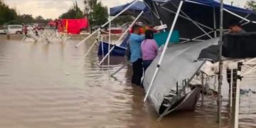 Lluvias provocan derrumbes e inundaciones en Hidalgo; comerciantes pierden mercancía en Actopan