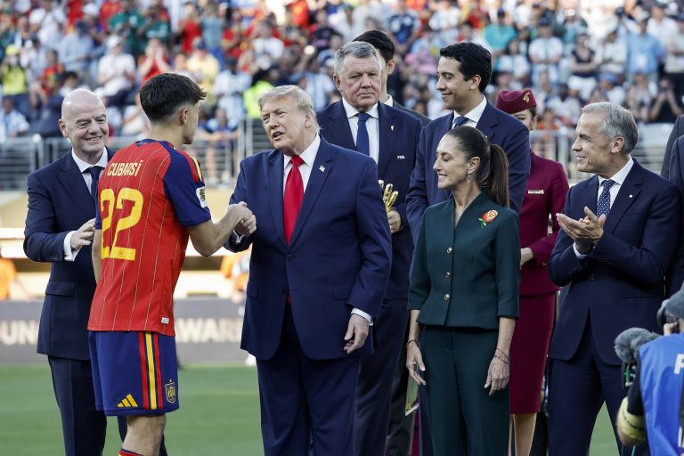El centrocampista de la selección española Rodri Hernández, fue elegido mejor jugador, Balón de Oro, del Mundial 2026 que ganó España al vencer en