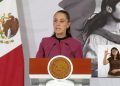 Sheinbaum respalda regular celulares en escuelas; SEP alerta sobre riesgos del uso excesivo
