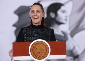 Sheinbaum expresa solidaridad por las tres víctimas tras festejos en el Ángel de la Independencia