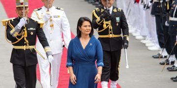 Keiko Fujimori asume la Presidencia de Perú tras una reñida victoria electoral