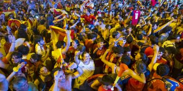 Dos muertos y 80 heridos deja festejo en España por triunfo en el Mundial 2026