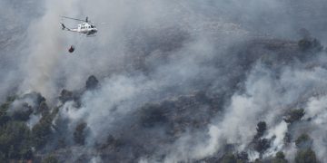 Incendios forestales en España arrasan 25 mil hectáreas y obligan a evacuar a 73 mil personas