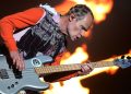 Flea, de Red Hot Chili Peppers, sorprende con mensaje de amor a México tras la eliminación del Mundial.