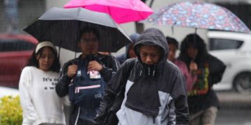 Inicia julio con lluvias fuertes y calor intenso