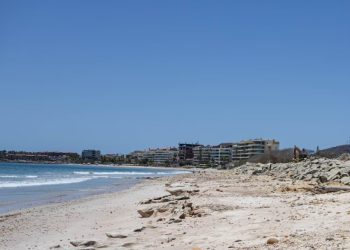 Semarnat revoca concesión en Playa Las Cocinas por obras no autorizadas