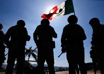 Detienen a expolicía acusado de secuestrar a varios funcionarios en Guerrero