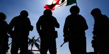 Detienen a expolicía acusado de secuestrar a varios funcionarios en Guerrero