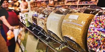 Pequeños comercios aumentan ventas por partidos del Mundial en México