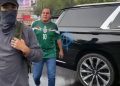 Cuauhtémoc Blanco es agredido por manifestantes rumbo al México vs. Inglaterra; vandalizan su camioneta