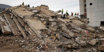 Aumenta a 4,490 la cifra de muertos por los terremotos en Venezuela