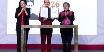 Sheinbaum firma decreto para fortalecer la transparencia del Gobierno de México