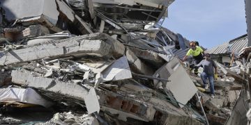 El Gobierno colombiano confirma al menos 239 muertos y 3 mil 755 heridos por el terremoto